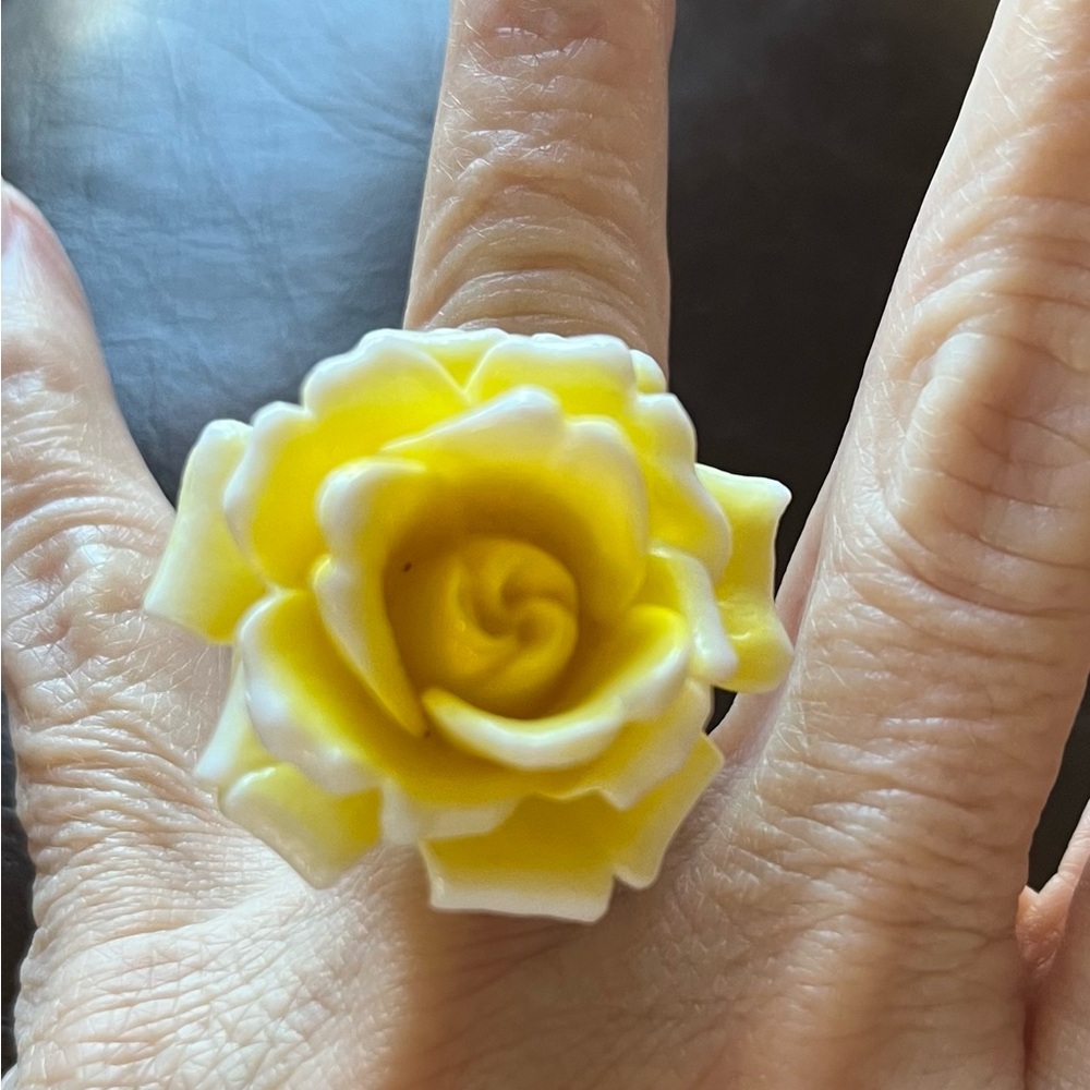 Tarina Tarantino Yellow Rose Statement Ring Whimsical Unique Fun Summer OS New